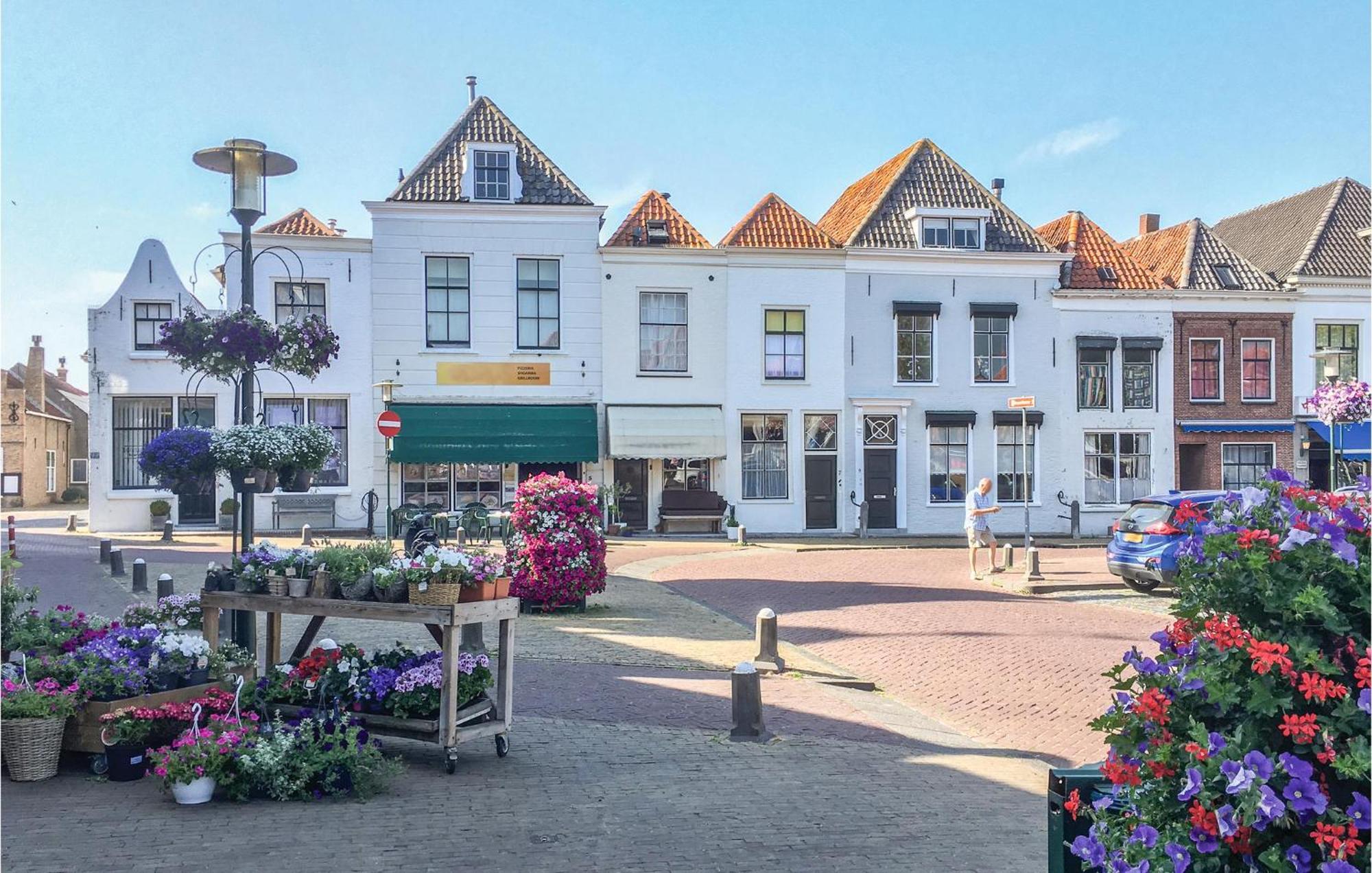 3 Bedroom Lovely Home In Zonnemaire Buitenkant foto
