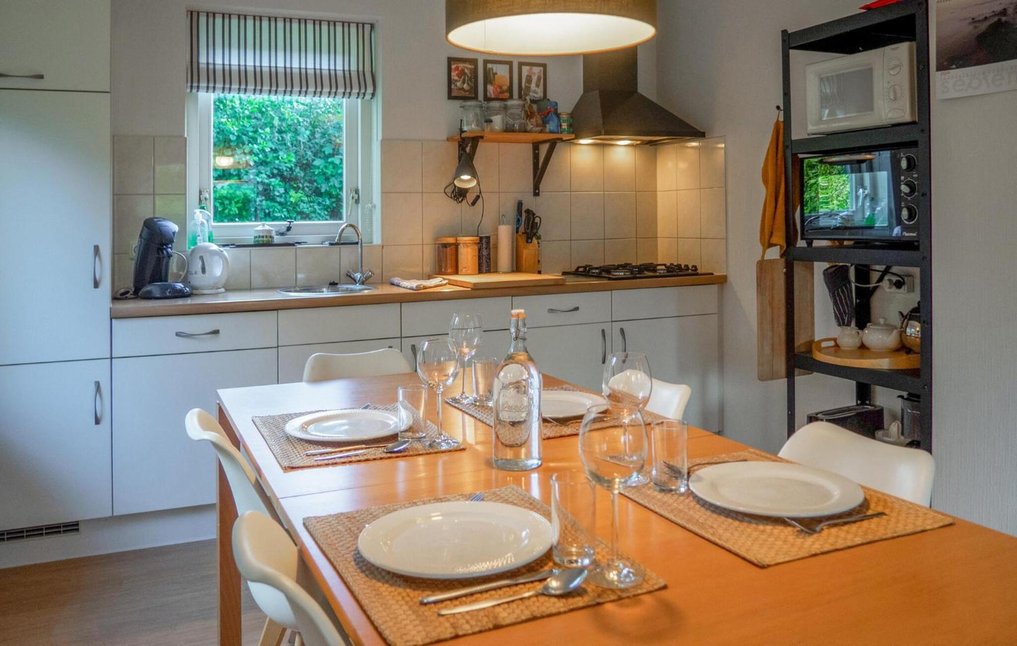 3 Bedroom Lovely Home In Zonnemaire Buitenkant foto
