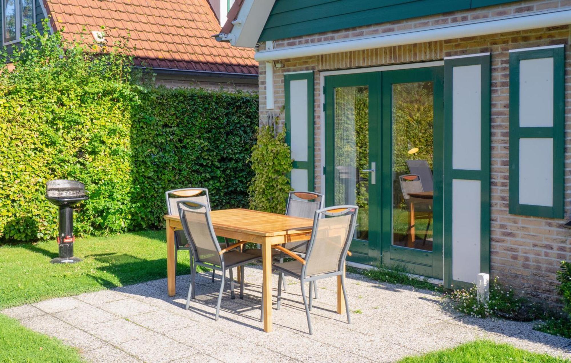 3 Bedroom Lovely Home In Zonnemaire Buitenkant foto